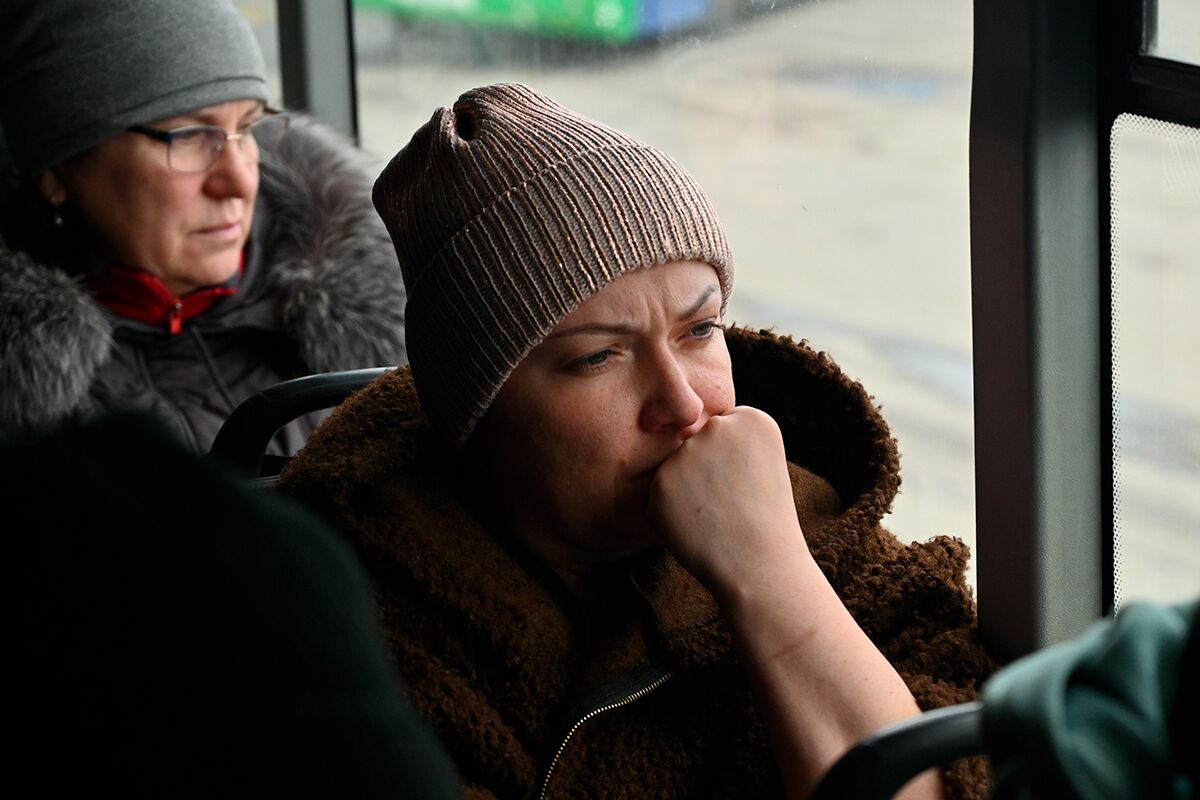 Жители Украины, эвакуированные из села Виноградное под Мариуполем, 7 марта