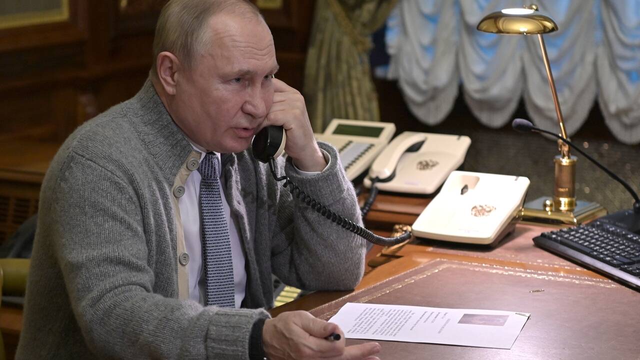 Кремль анонсировал ряд международных телефонных переговоров Путина:  Политика: Россия: Lenta.ru