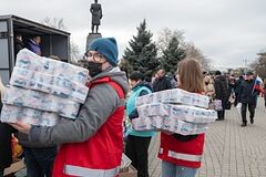 Добровольцы #МыВместе доставили гумпомощь в Донбасс для жителей Мариуполя