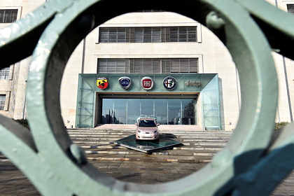 Stellantis прекратил поставки автомобилей в Россию