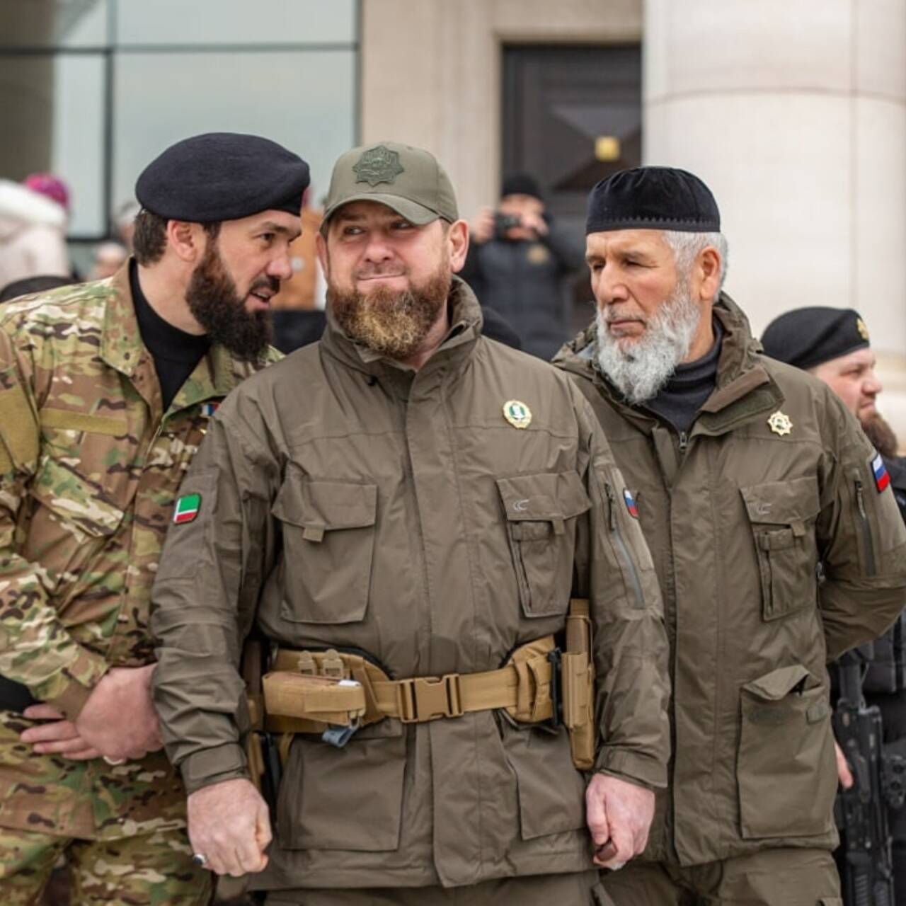 Кадыров рассказал о телефонных звонках неонацистов близким военнослужащих:  Украина: Бывший СССР: Lenta.ru