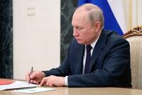 Путин согласился с идеей отправки добровольцев на Украину 