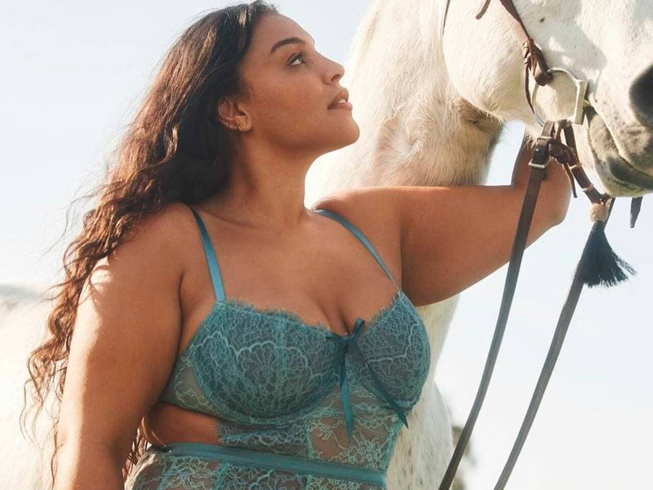 Плюс-сайз-модель снялась в новой рекламе белья Victorias Secret: Явления:Ценности: Lenta.ru