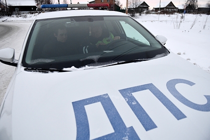 Российские школьницы угнали машину ради поездки на уроки и разбили ее
