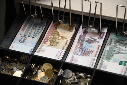 Российская кассирша похитила миллионы рублей из-за долгов