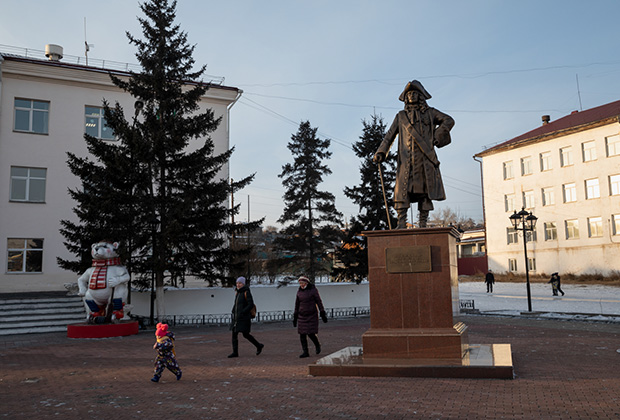 Памятник основателю Кяхты Савве Рагузинскому-Владиславичу