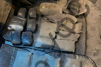 ФСБ обнаружила в автомобиле россиянина 34 килограмма наркотиков