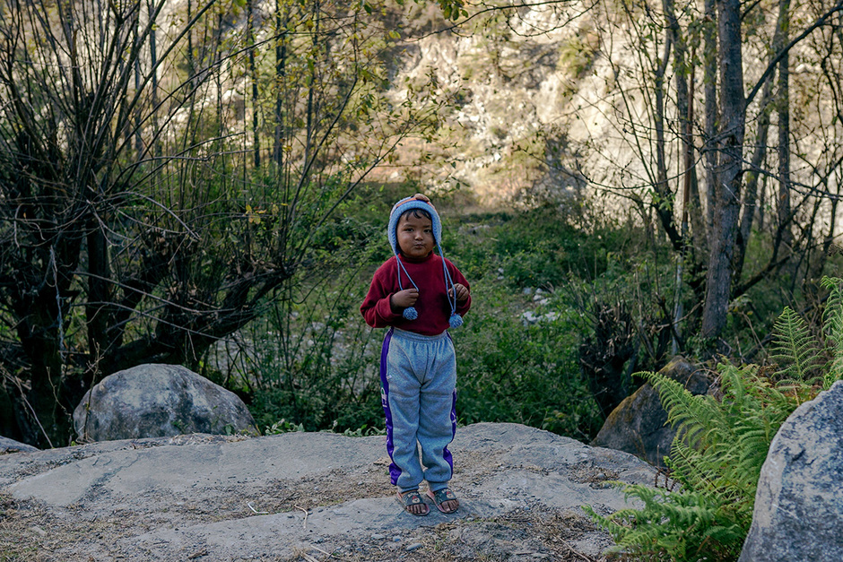 В непальских деревнях путешественников часто встречают улыбающиеся дети, которые наперебой кричат: «Намасте!»
