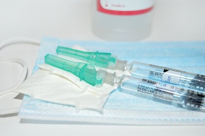 В России зарегистрировали вакцину от коронавируса «Конвасэл»