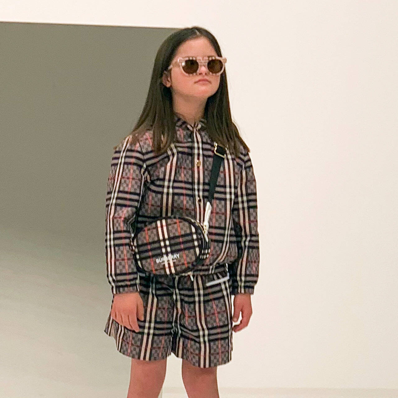 Голый icdn.ru girl Девочка с синдромом Дауна стала лицом Burberry: Явления: Ценности: Lenta.ru