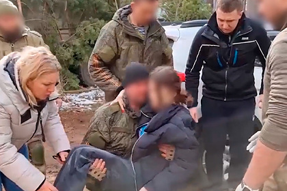 Медики Росгвардии помогли пострадавшей при обстреле девочке в Киевской области