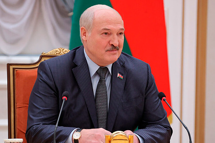 Лукашенко призвал не плакаться из-за санкций