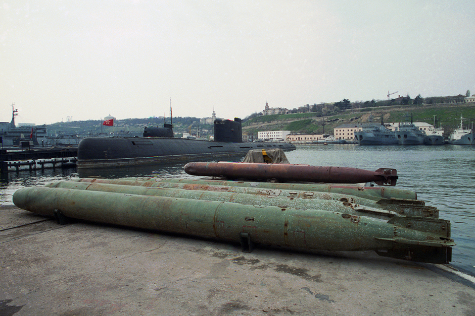 Причал подводных лодок в Севастополе, 1992 год