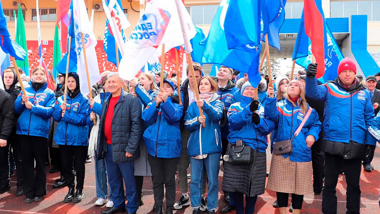 На Дальнем Востоке пошли митинги в честь годовщины ДНР и в поддержку СВО:  Регионы: Россия: Lenta.ru