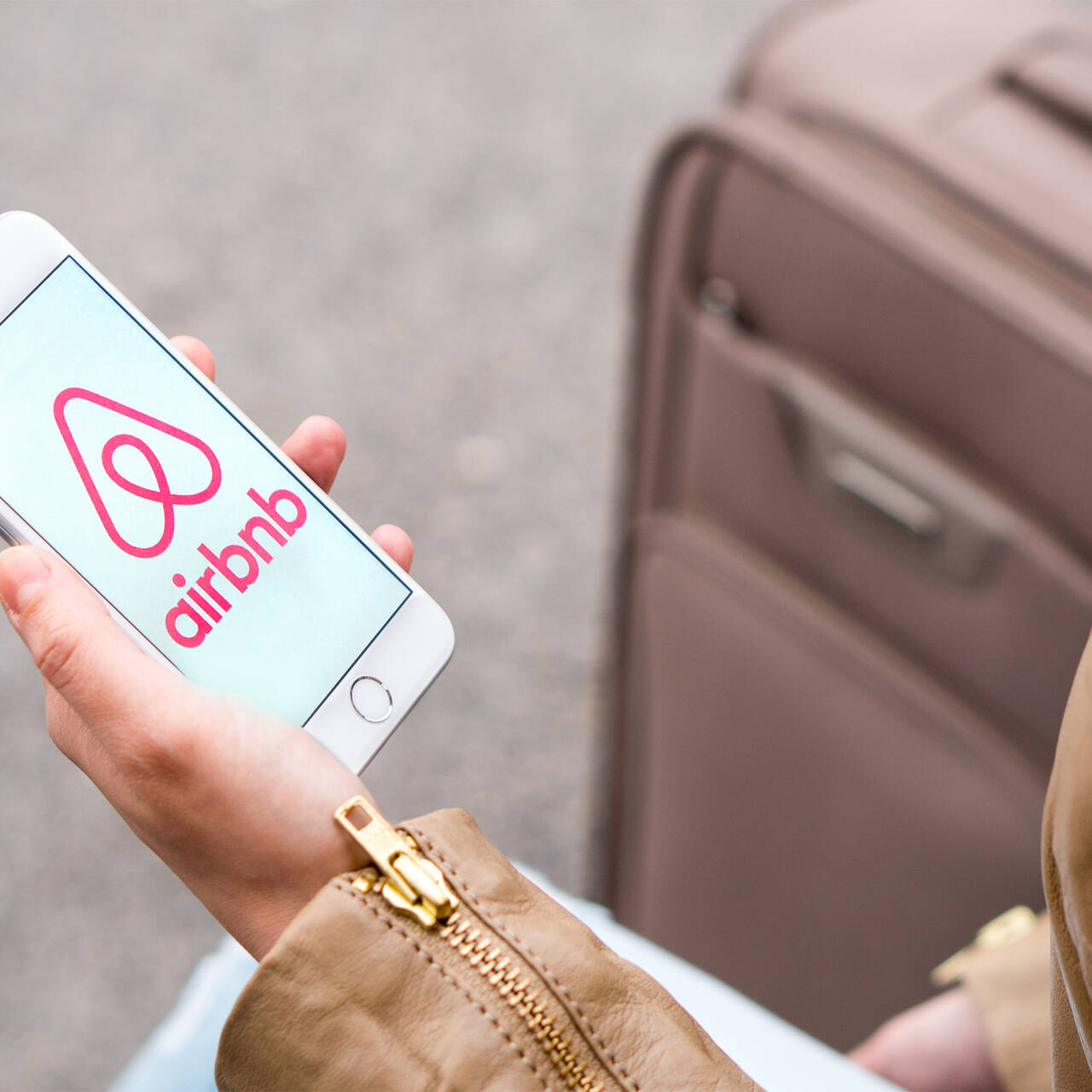 Названа замена ушедшим из России Airbnb и Booking.com: Россия: Путешествия:  Lenta.ru