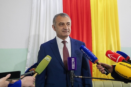 Действующий президент Южной Осетии прокомментировал итоги первого тура выборов