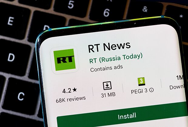 RT стало  одним из первых медиа, по которому нанесли удар хакеры из Anonymous