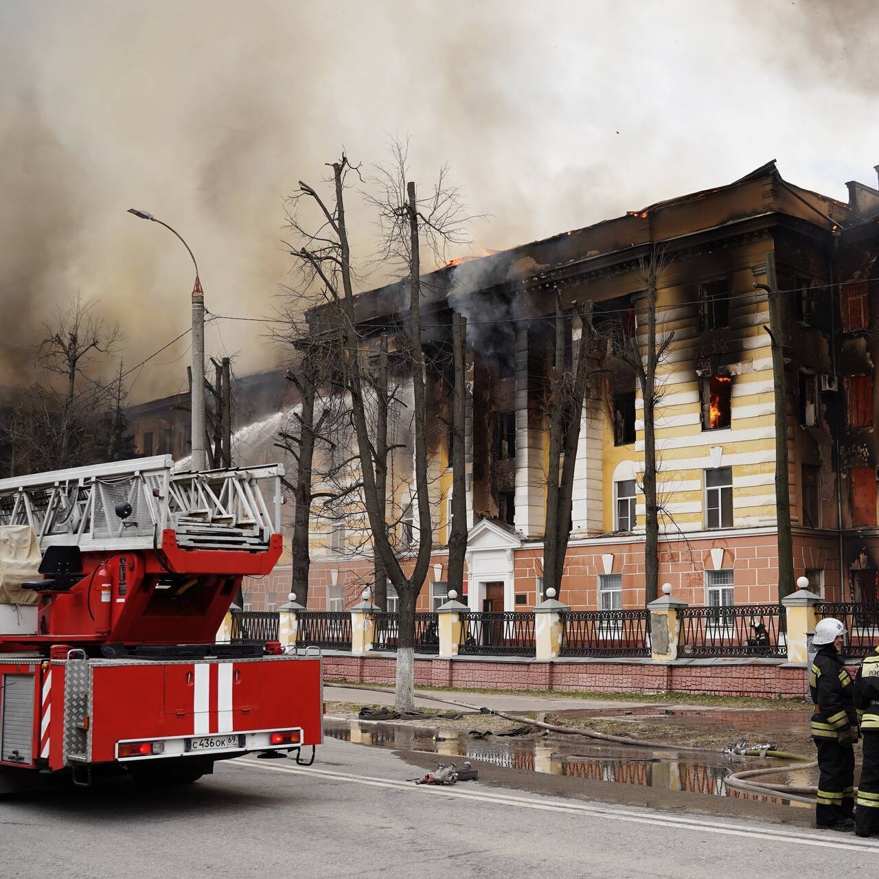 Пожар в оборонном НИИ в Твери ликвидировали: Общество: Россия: Lenta.ru