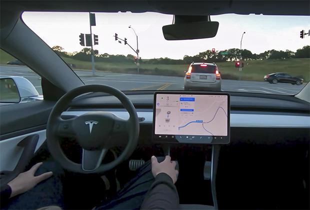 Демонстрация работы автопилота Tesla Full Self-Driving. Кадр: Tesla / YouTube