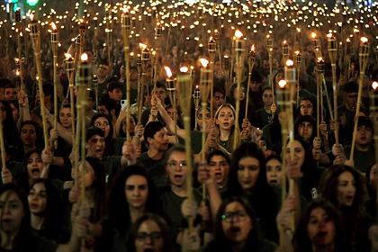 В Ереване прошло факельное шествие в память о геноциде армян