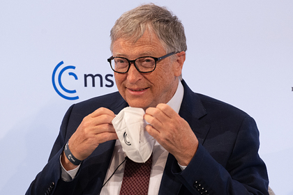 Билл Гейтс пошутил об отслеживании людей с помощью вакцин от коронавируса