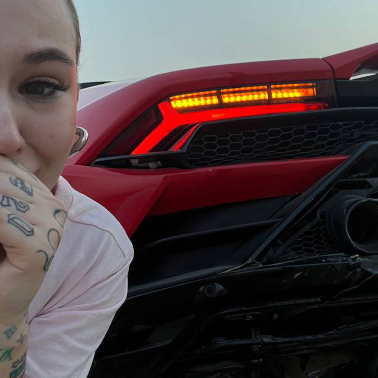 Инстасамка разбила чужой Lamborghini в Дубае и сняла свои эмоции на видео:  Личности: Ценности: Lenta.ru