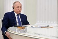 В Кремле ответили на сообщения о встрече Путина и Макрона 