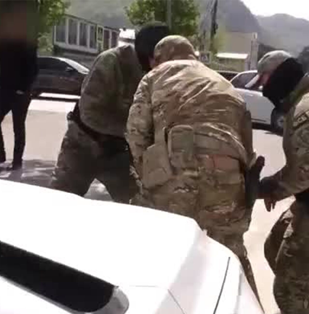 Похотливая Полицейка Производит Задержание (HD Видео)
