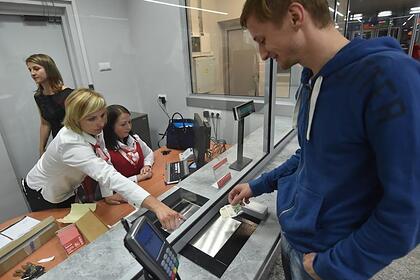 В Москве начали продавать льготные проездные для учащихся по новым правилам