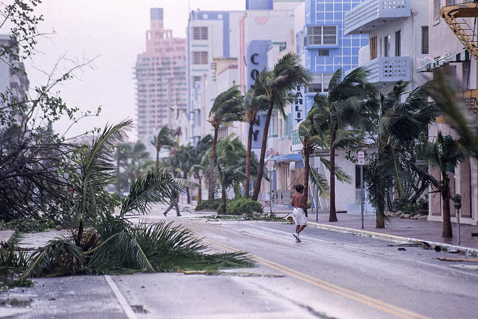 Улица Оушен-Драйв в Майами 24 августа 1992 года