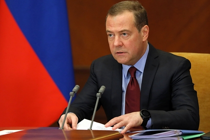 Медведев заявил о проникшем в Европу «призраке коммунизма»