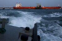 Запрет на перевозку российской нефти исключили из шестого пакета санкций ЕС 
