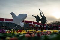 Жители Пскова выступили в защиту мемориала воинам-освободителям в Риге 