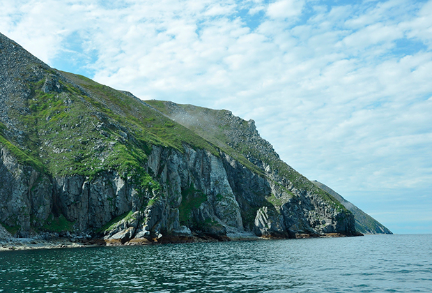 Остров Завьялова в Охотском море