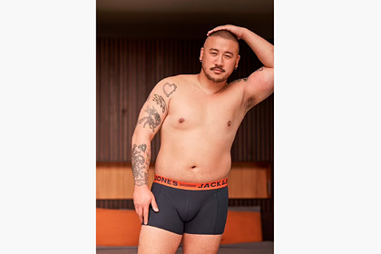 Мужчины обиделись на идеальные тела манекенщиков в рекламе нижнего белья