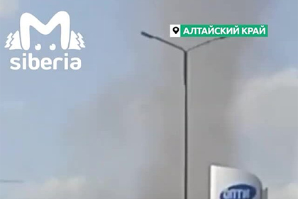 Бушующий пыльный смерч в российском регионе попал на видео