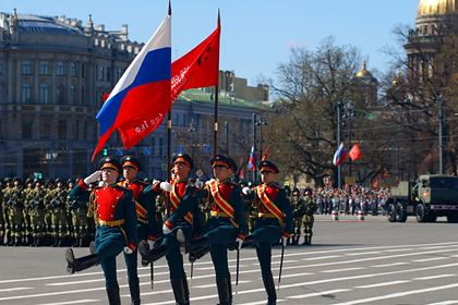 В Госдуме предложили изменить государственный флаг России