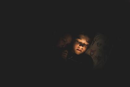 Психолог назвала способ побороть страх темноты у детей