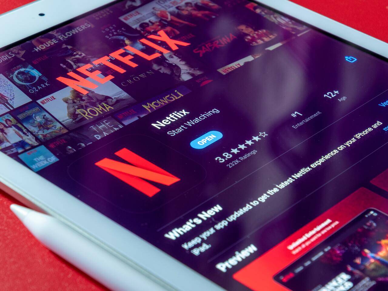 Суд отказался рассматривать иск российских адвокатов к Netflix: Кино:  Культура: Lenta.ru