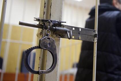 Бывшего полицейского приговорили к 22 годам колонии за убийство трех россиян