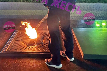 Прокуратура изучит фото справляющего нужду у Вечного огня калужского подростка