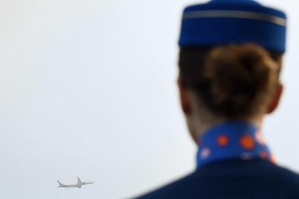 Российская бортпроводница частного самолета раскрыла реальную зарплату стюардесс