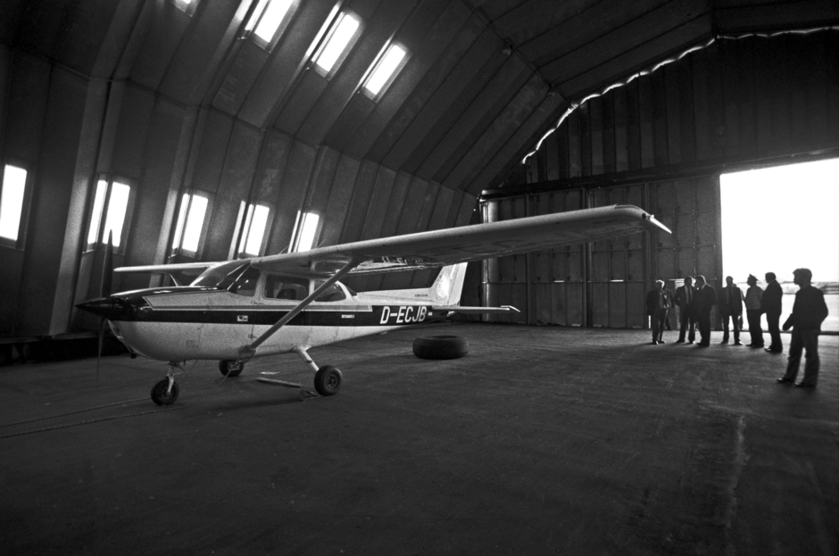 Самолет Cessna 172 пилота Матиаса Руста в подмосковном ангаре. 30 мая 1987 года