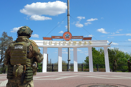 Над главной площадью Мелитополя подняли флаг России