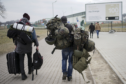 США  нашли адептов идеи превосходства белых среди отбывающих воевать на Украину