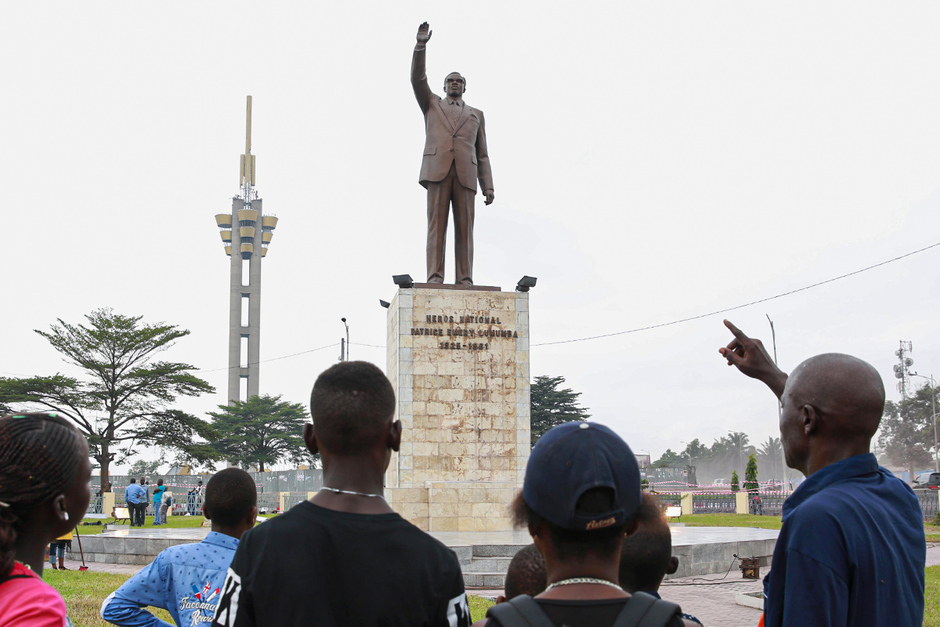 Памятнику первому премьер-министру Демократической Республики Конго Патрису Лумумбе в Киншасе. Построен «Мансудэ» в 2002 году.