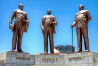 От вождя вождю. В Северной Корее умеют и любят делать гигантские статуи. Кто и зачем заказывает их по всему миру?