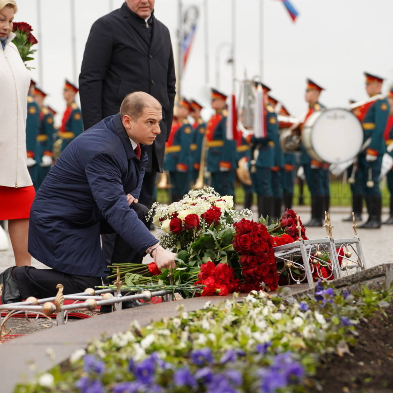 депутат михаил романов санкт петербург