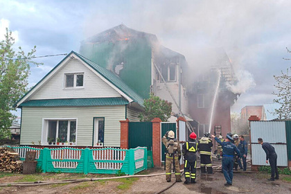 При пожаре в доме в российском регионе погиб ребенок и двое взрослых