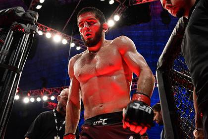 Бывший чемпион UFC сделал прогноз на бой между Оливейрой и Махачевым